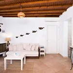 Escape To Mykonos - Entire Place By Ornos Beach